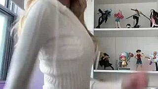 Yus Lopez's Slim Waif Ass Shakes Seductively