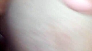 she loves closing her legs tight