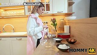 whoa mommy shaved her pussy then we fucked hot in bathroom 💦🛁