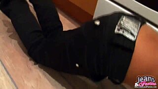 i look so damn hot in these tight jeans huggin my lil ass perfectly 😘