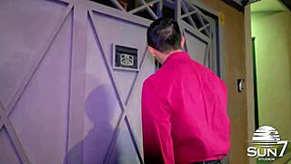 Masseuse offers sex therapy, fucks skinny teen till she squirts?