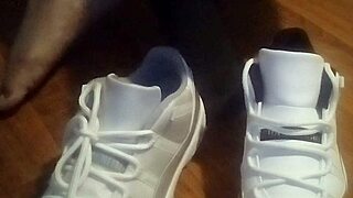 i love my size 13 sneakers wanna get me some black ones for foot fun?