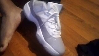 i love my size 13 sneakers wanna get me some black ones for foot fun?