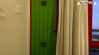 voc quer meter no cuzinho dela ou no meu??