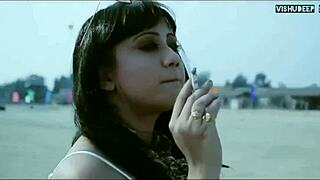 Ever seen a hot indian smoker lady's ass?