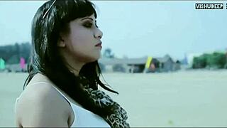 Ever seen a hot indian smoker lady's ass?