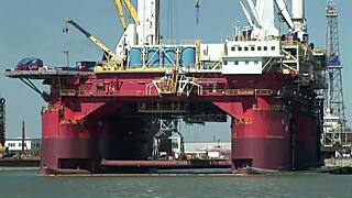 Alexis May and Carly Parker Double Penetrated in Big Boobs Foursome Workout Ride