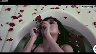 Ever seen a hot indian smoker lady's ass?