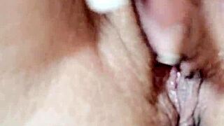 omg Chrissybee's fingering her dripping wet milf pussy so horny right now 🔥💦