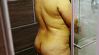 i'm poundin my stepmothers tight delishus pussy so deep n good