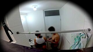 😏 mexicana uni girl fucks in bathroom post-party!