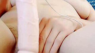 hey i'm a super horny babe loving huge cocks and giant dildos deep