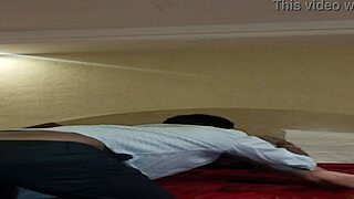 gimiendo con placer total mientras la latina sexy cabalga duro en pov doggystyle hasta creampie explosivo en el baño
