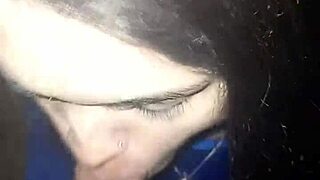 brinquei gostoso no estacionamento com travesti loira