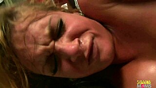 Blonde milf bed teases craving anal bang ravage