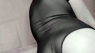 Big nipples beauty perreando shakes her round ass teasingly