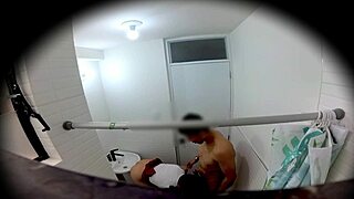 😏 mexicana uni girl fucks in bathroom post-party!