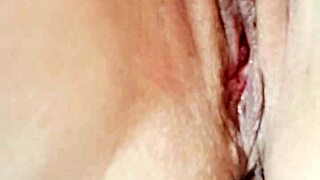 omg Chrissybee's fingering her dripping wet milf pussy so horny right now 🔥💦