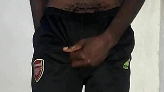 Watch this thick kenyan cock get stroked on cam