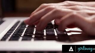 ADORABLE PETITE RILEY REID GETS PASSIONATE MASSAGE FROM GORGEOUS LANA RHOADES