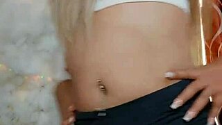 hermosa transexual strokes huge cock seductively