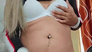 hermosa transexual strokes huge cock seductively