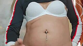 hermosa transexual strokes huge cock seductively