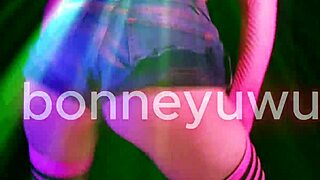 bonneyuwu shakes her sexy tight ass in argentinian twerk