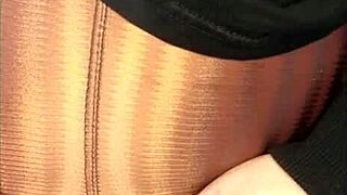 hey mommy why you ripping that skirt to finger your wet pussy post gym?