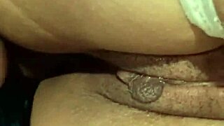 mi hermanastro me lo mete por el culo mientras uso mi vibrador