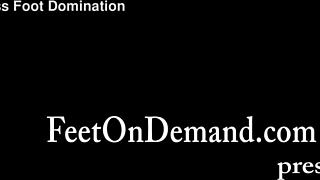 Trilliam stops by the trailer for a femdom foot session.