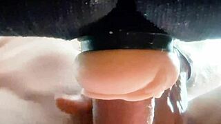 wanna see me fuck fleshlight hands-free on couch till i cum?