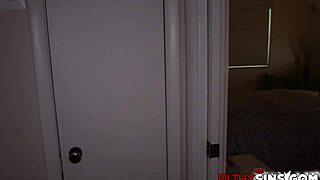 I creampie stepsis Brin Summer's shaved teen pussy