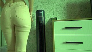 Sexy amateur babe wets jeans panties in desperation pee homemade video