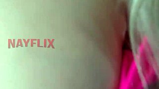 spoiler do video acompanhada metendo no sofa com loira brasileira de cabelo longo