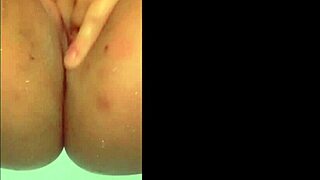 Amateur milf fingers trimmed pussy toys clit close-up to orgasm
