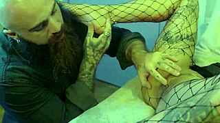 tattooed rocker pounds girlfriend's huge ass and big clit hard