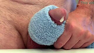 i cum so hard moaning to orgasm spying on her sexy body