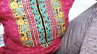 Muslim Mistress Gives Servant Handjob Massage With Dirty Hindi Talk And Moaning