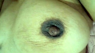 oh dios mio mi madrastra consentida se toca suave su clitoris porque le pica de excitacion ya