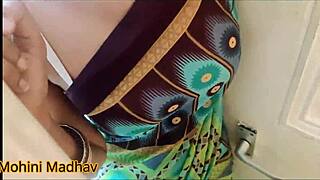 i fucked that random store guy in green saree with dirty hindi audio