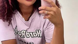 watching this curvy latina's big thick ass burp and fart in leggings turns me on
