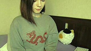 Girlfriend shares webcam session of her fit teen body exploration