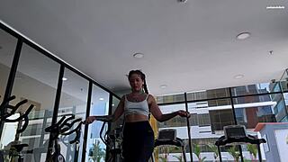 smell my sweaty hairy bush and dirty ass after gym