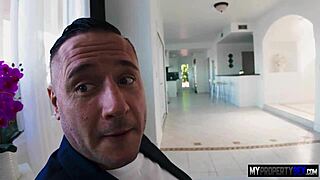 divorced hottie like me films wild sex tape w realtor omg!!
