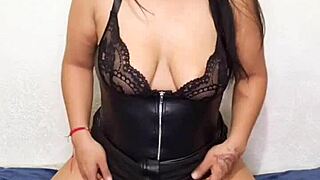 Im in naked spandex dress masturbatin fer you fetish pervs!! 😩