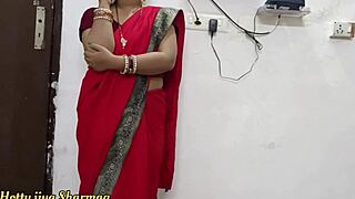 Indian housewife sneaks painter fuck when home empty