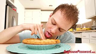 i caught alex jett fuckin pie so i let him pound my tastier pussy