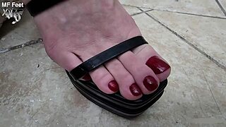 WOW those big dangerous feet from brazilian beauty laura lins demand total worship!