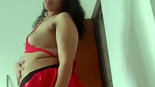 Chubby Latina Mamãe Noel Dances Her Fat Ass and Exposes Tight Pussy for Peruvian Prize